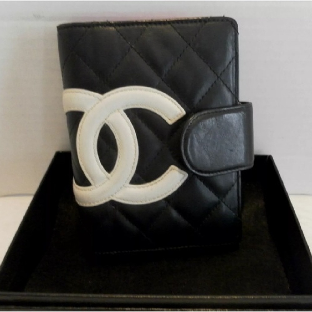 ISO Chanel Agenda with silver rings